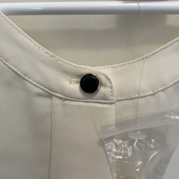 Women’s blouse. 1X. Cream. - Picture 3 of 5